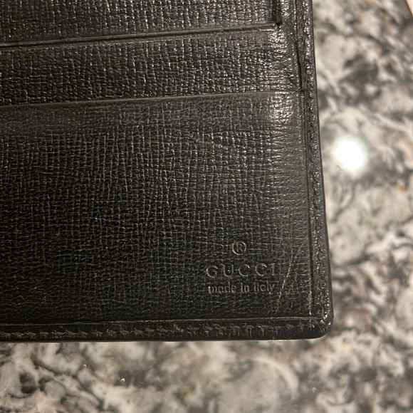 Used Gucci wallet Black w. Silver G Logo.  Still in great condition. - Picture 7 of 8